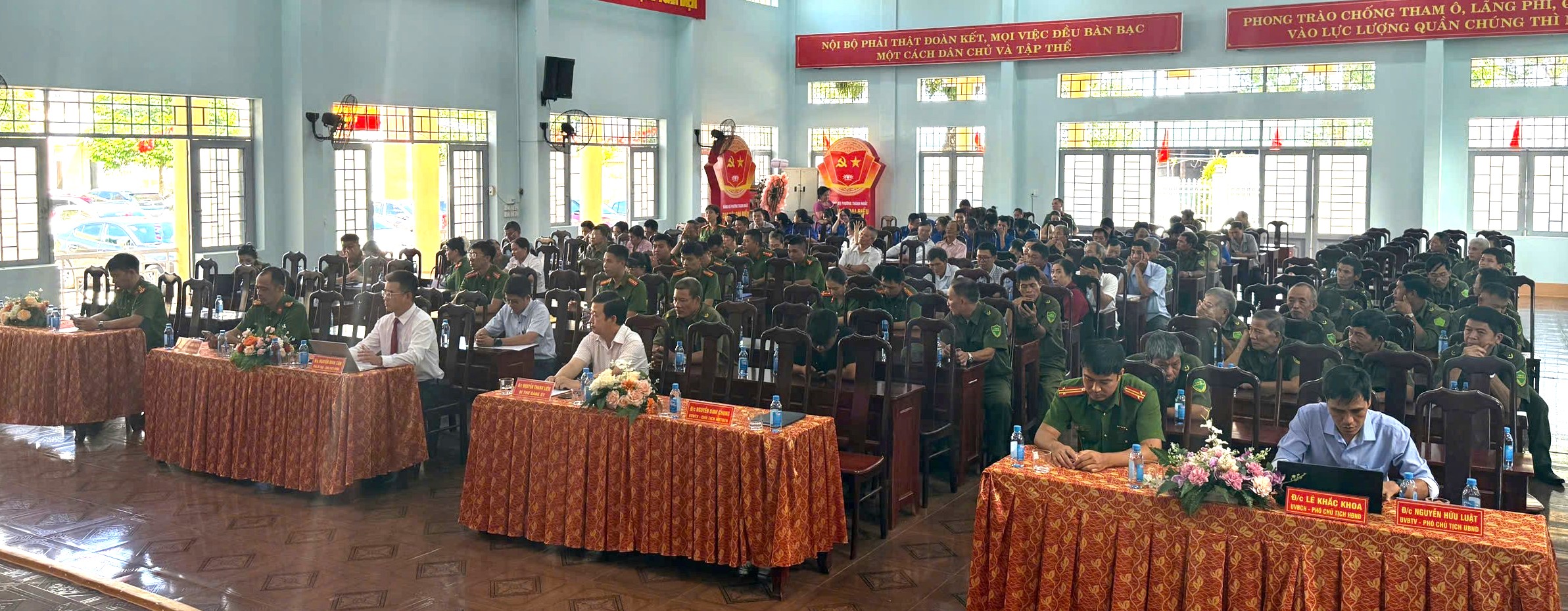 19.8 toan canh.1.jpg